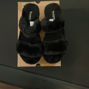 New Size 9 UGG Slippers
